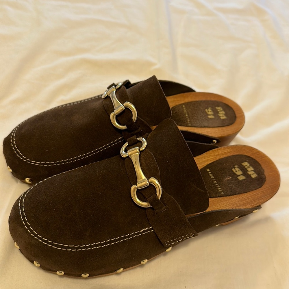 MA ‘91 Brown Suede Clogs w/ Buckle, size 41, New
